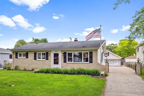529 N 2nd St, Villa Park, IL 60181