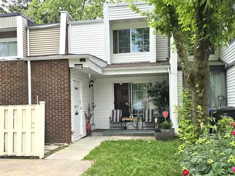 3023 Wakefield Dr #H, Carpentersville, IL 60110