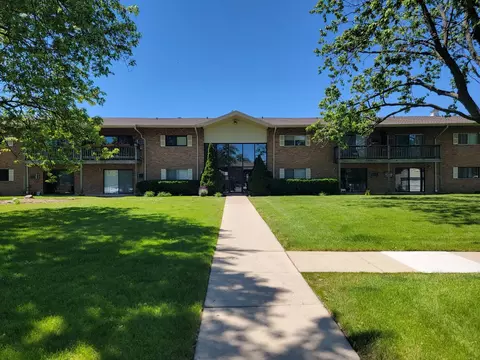 7422 Brookdale Dr #115, Darien, IL 60561