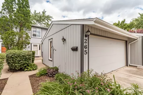 265 Edgewater Dr, Bloomingdale, IL 60108