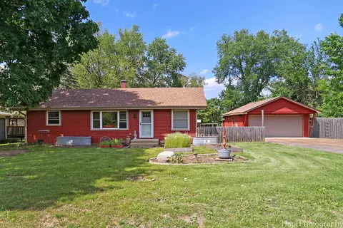 25082 Grass Lake Rd, Antioch, IL 60002