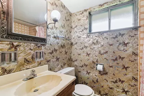 Bath - 14914 Clark St, Dolton, IL 60419 photo 1 of 2