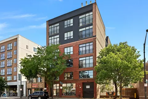 6135 N Broadway St #501, Chicago, IL 60660