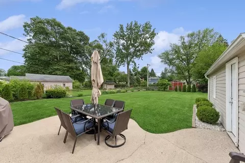 Exterior - 2303 Sigwalt St, Rolling Meadows, IL 60008 photo 4 of 6