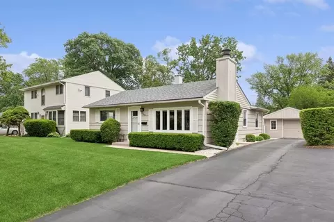 Exterior - 2303 Sigwalt St, Rolling Meadows, IL 60008 photo 2 of 6