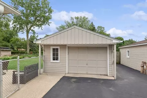 Exterior - 2303 Sigwalt St, Rolling Meadows, IL 60008 photo 3 of 6