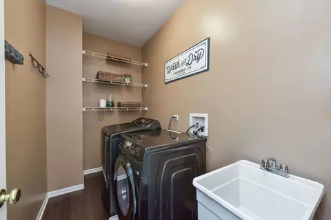 2046 Providence Dr, Bartlett, IL 60103 photo 27