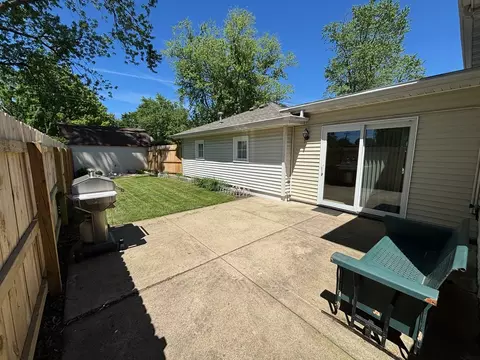 Exterior - 212 E 4th St, Gridley, IL 61744 photo 6 of 8