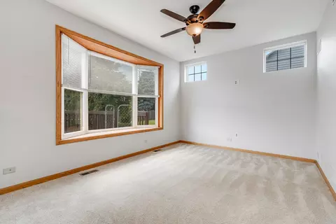 Living - 1667 Mcdowell Ave, Aurora, IL 60504 photo 5 of 6
