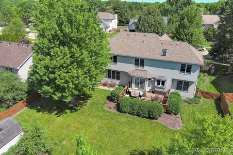 View/Area - 445 Windsor Dr, Oswego, IL 60543 photo 6 of 6