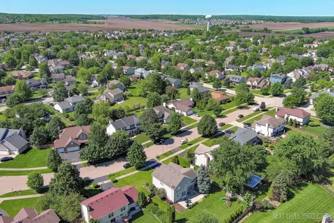 View/Area - 445 Windsor Dr, Oswego, IL 60543 photo 3 of 6