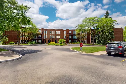 1550 Sandpebble Dr #216, Wheeling, IL 60090