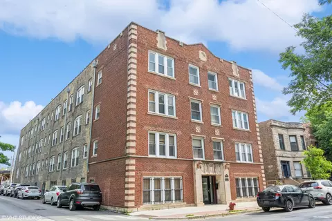 1050 W Dakin St #3A, Chicago, IL 60613