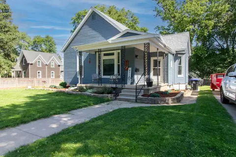 811 W Jackson St, Bloomington, IL 61701