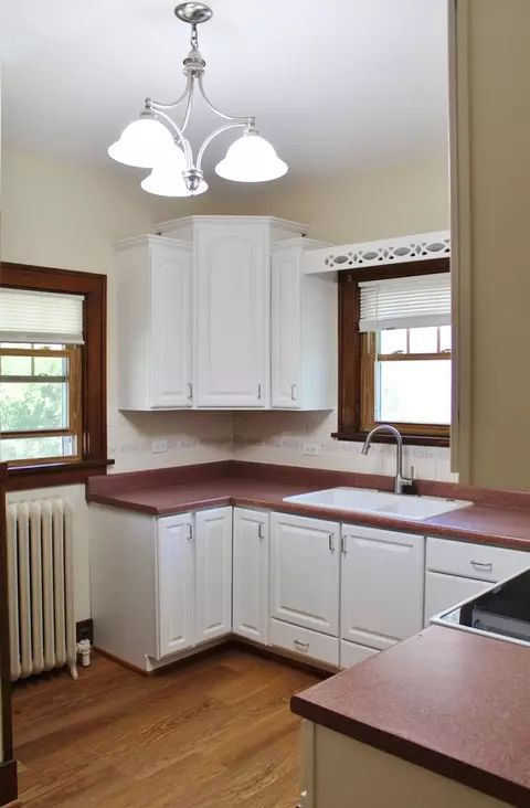 Kitchen - 520 E Washington St, Morris, IL 60450 photo 2 of 3