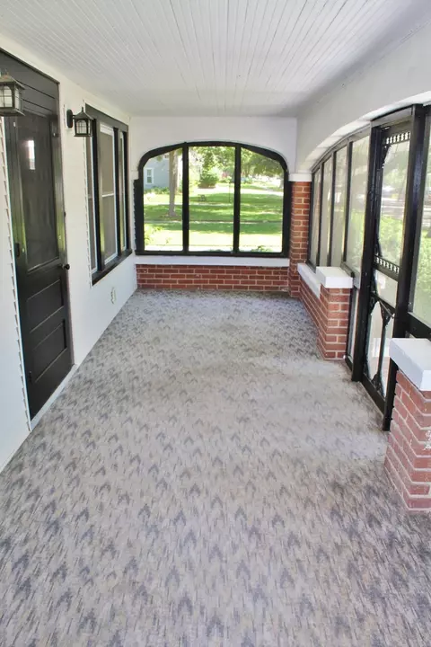 Exterior - 520 E Washington St, Morris, IL 60450 photo 5 of 10