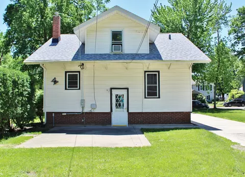 Exterior - 520 E Washington St, Morris, IL 60450 photo 6 of 10