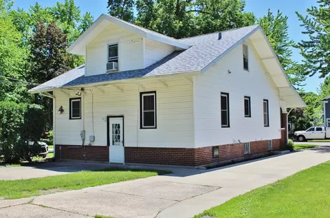 Exterior - 520 E Washington St, Morris, IL 60450 photo 7 of 10