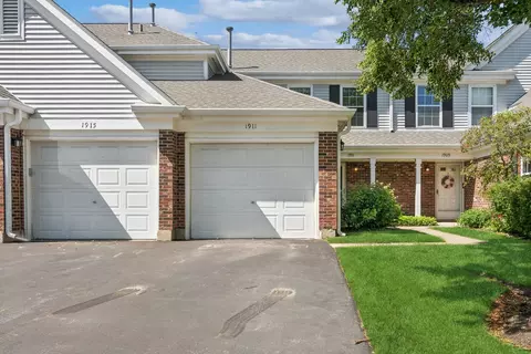 1911 Quaker Hollow Ln, Streamwood, IL 60107