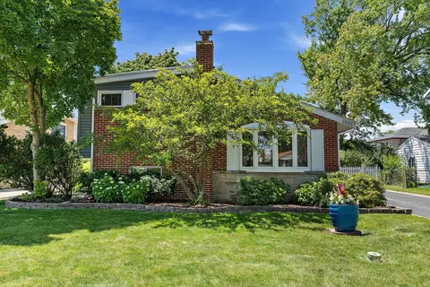 8828 Olcott Ave, Morton Grove, IL 60053