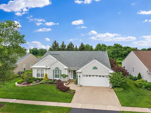 13113 Farm Hill Dr, Huntley, IL 60142