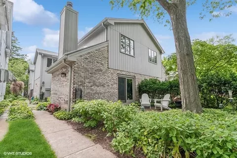 2708 Prairie Ave, Evanston, IL 60201