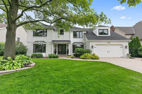 727 Spindletree Ave, Naperville, IL 60565