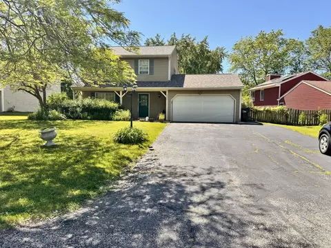 3653 Newport Dr, Island Lake, IL 60042