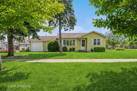 8559 S Lockwood Ave, Burbank, IL 60459