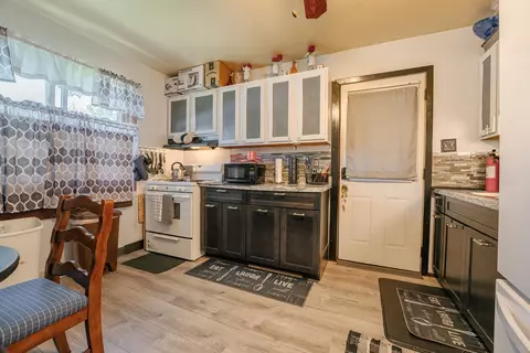 Kitchen - 1459 W 163rd St, Markham, IL 60428 photo 1 of 2