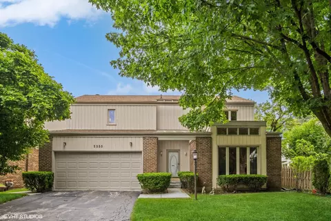 2555 Brian Dr, Northbrook, IL 60062