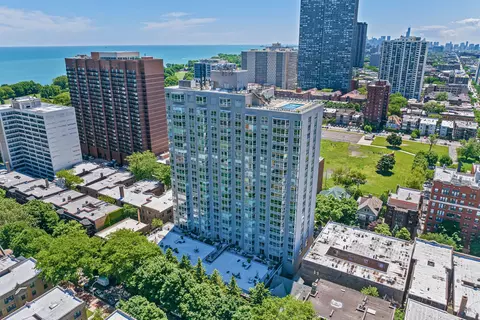 720 W Gordon Ter #18H, Chicago, IL 60613
