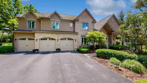 744 Saddle Rdg, Crystal Lake, IL 60012