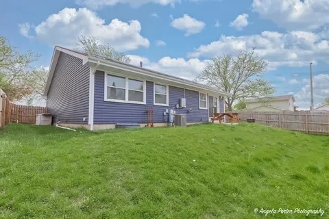 Exterior - 1440 Brookside Dr, Hoffman Estates, IL 60169 photo 5 of 5