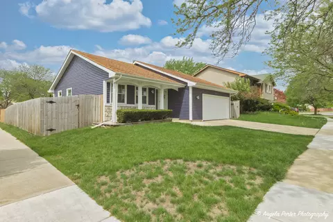 Exterior - 1440 Brookside Dr, Hoffman Estates, IL 60169 photo 2 of 5