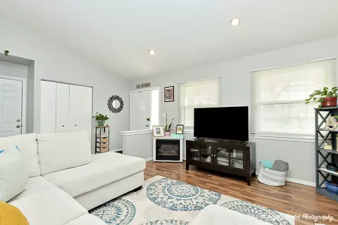 Other - 1440 Brookside Dr, Hoffman Estates, IL 60169 photo 2 of 7