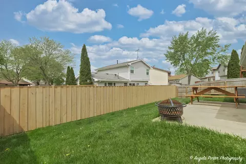 Exterior - 1440 Brookside Dr, Hoffman Estates, IL 60169 photo 3 of 5