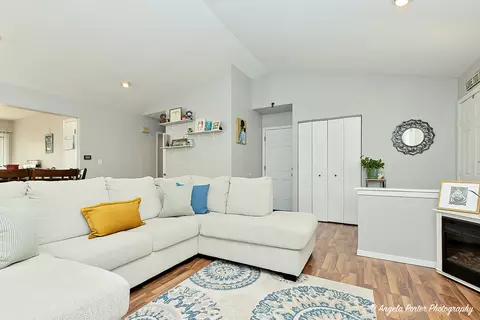 Living - 1440 Brookside Dr, Hoffman Estates, IL 60169 photo 1 of 3