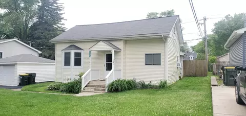 423 Lily Ln, Lakemoor, IL 60051