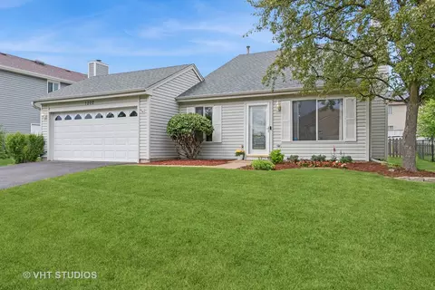 1202 Woodland Heights Blvd, Streamwood, IL 60107