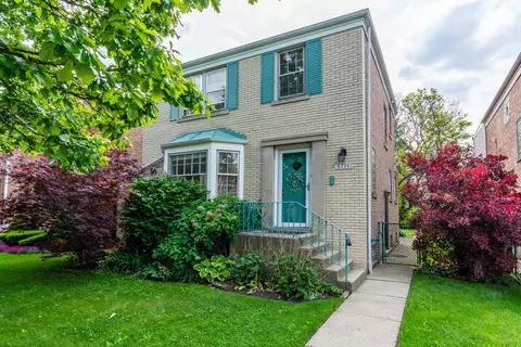 6734 N Richmond St, Chicago, IL 60645