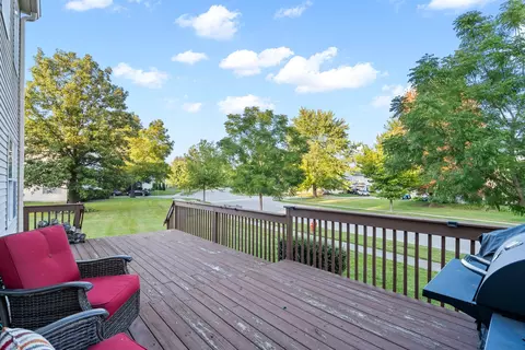 Exterior - 413 Ballard Dr, Algonquin, IL 60102 photo 2 of 4