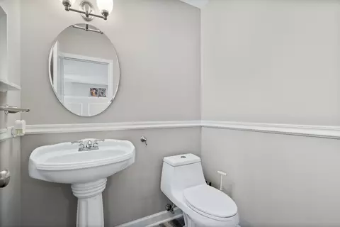 Bath - 413 Ballard Dr, Algonquin, IL 60102 photo 1 of 3
