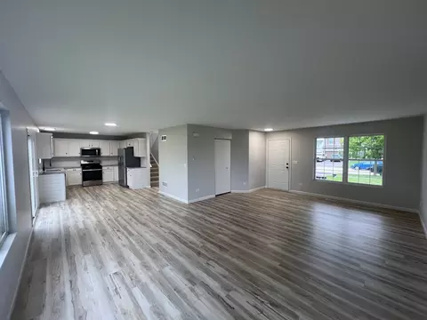 340 Coneflower Dr, Minooka, IL 60447 photo 4