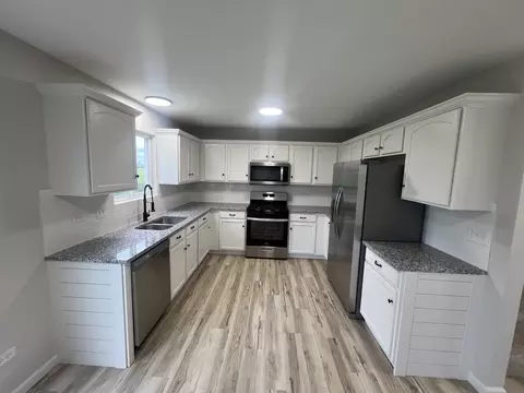 340 Coneflower Dr, Minooka, IL 60447 photo 6