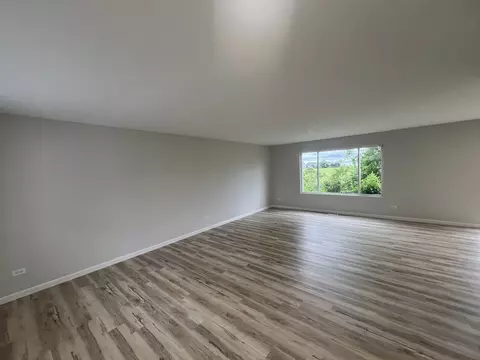 340 Coneflower Dr, Minooka, IL 60447 photo 2
