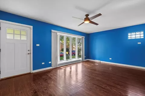 Living - 3939 Elm Ave, Brookfield, IL 60513 photo 1 of 4