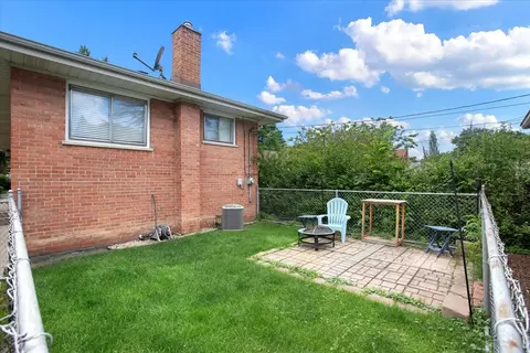 Exterior - 3939 Elm Ave, Brookfield, IL 60513 photo 2 of 3