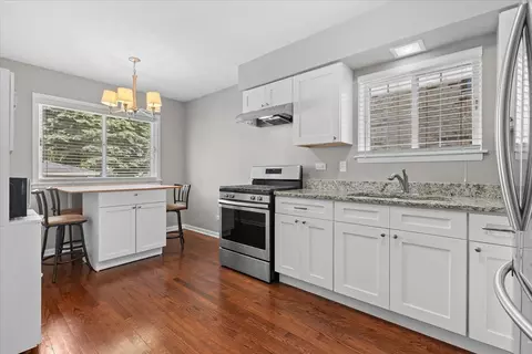Kitchen - 3939 Elm Ave, Brookfield, IL 60513 photo 2 of 2