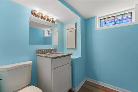 Bath - 3939 Elm Ave, Brookfield, IL 60513 photo 2 of 2